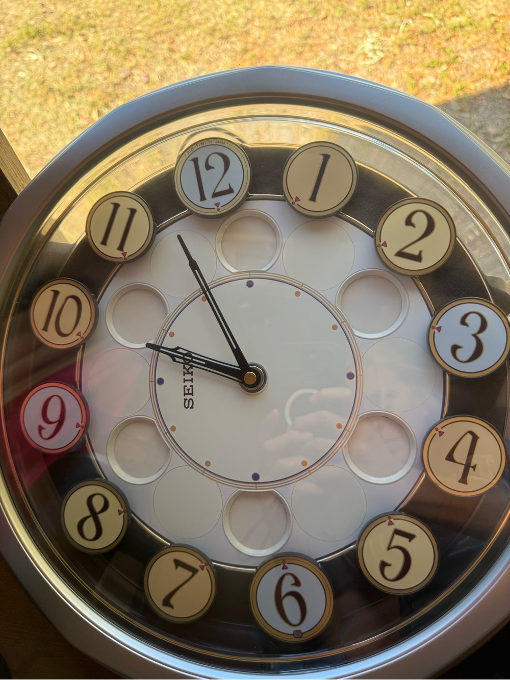 Seiko QXM106SRH "Twirling Numbers" Melodies in Motion wall clock - Picture 3 of 13